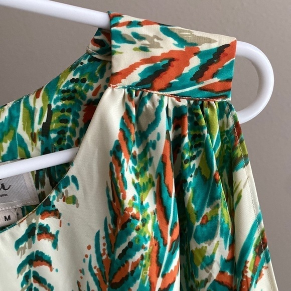 ECI ivory turquoise green feather cold shoulder tie waist blouse top Size M - Picture 6 of 9